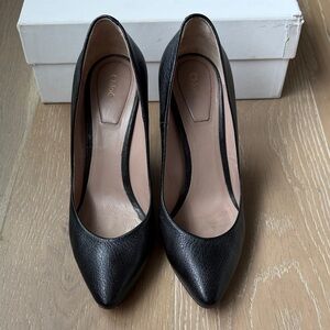 Chloe Black Leather Pointed Wedge Black Leather Pumps Size 37